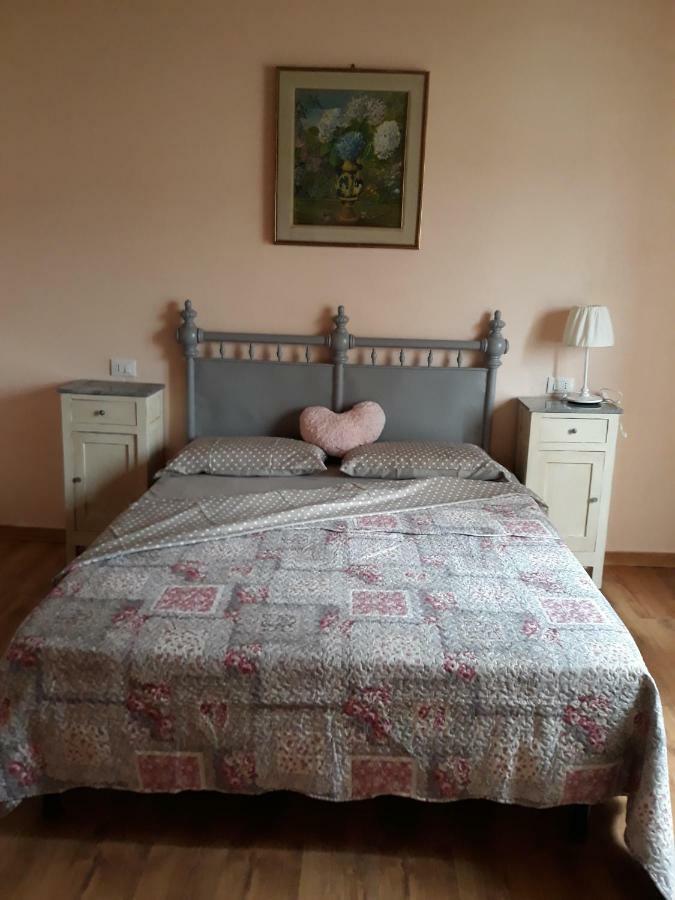 Agriturismo "Veritas" Bed & Wine Casaleggio Boiro エクステリア 写真