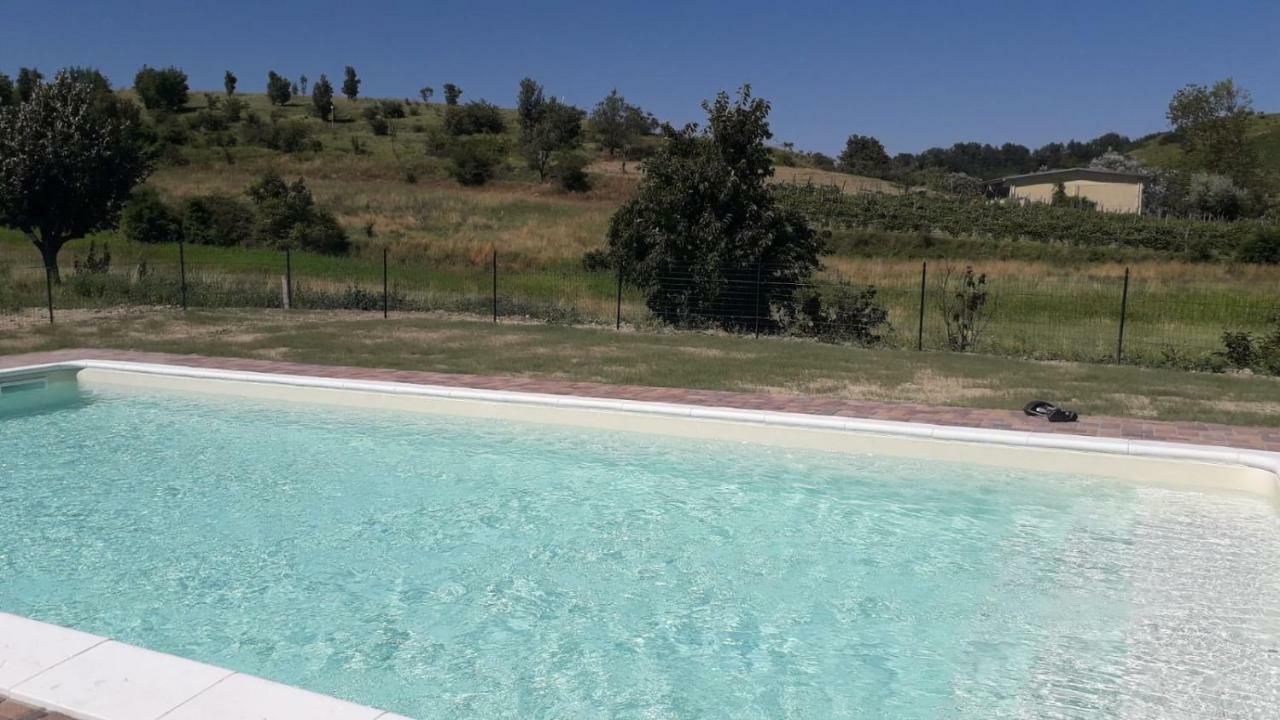 Agriturismo "Veritas" Bed & Wine Casaleggio Boiro エクステリア 写真